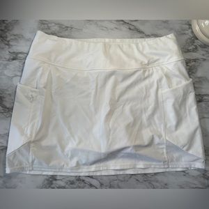 Athleta White Tennis Skort size Medium